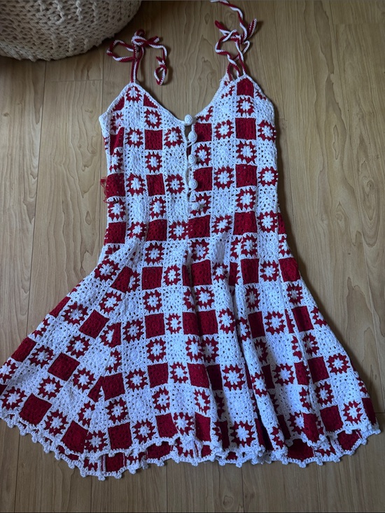 D&G Dresses & Skirts - D&G Red and White Crochet Mini Dress